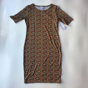 🌸 3/$20 NWT LULAROE Diamond Print Julia Dress